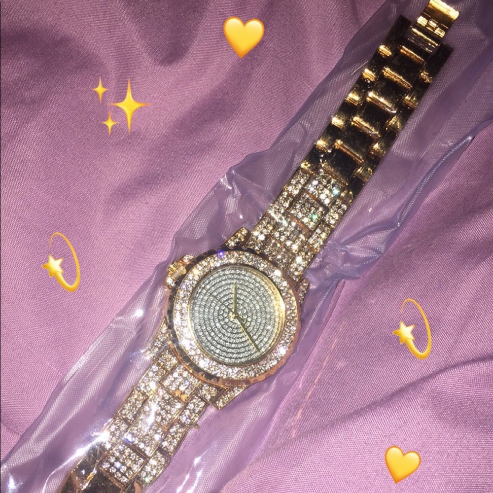 iced out watch 🤩